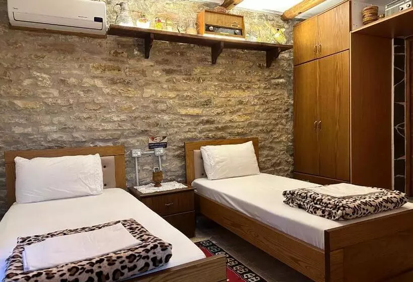 هتل Ahmetaj Guest House