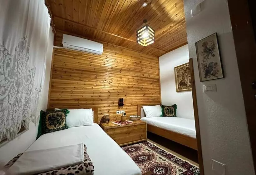 هتل Ahmetaj Guest House