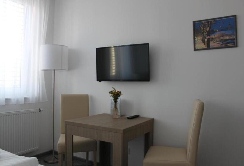 Отель Ais Center