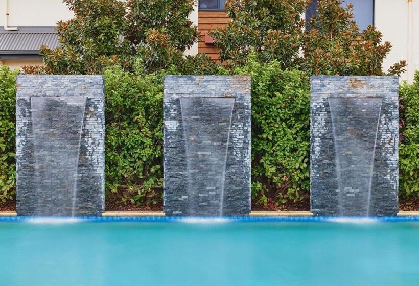 فندق Regency Beach Club