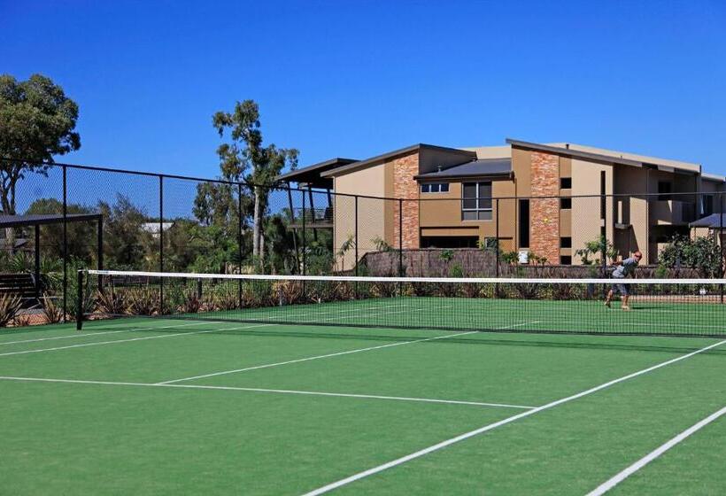 فندق Regency Beach Club