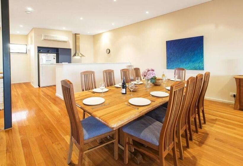 فندق Regency Beach Club