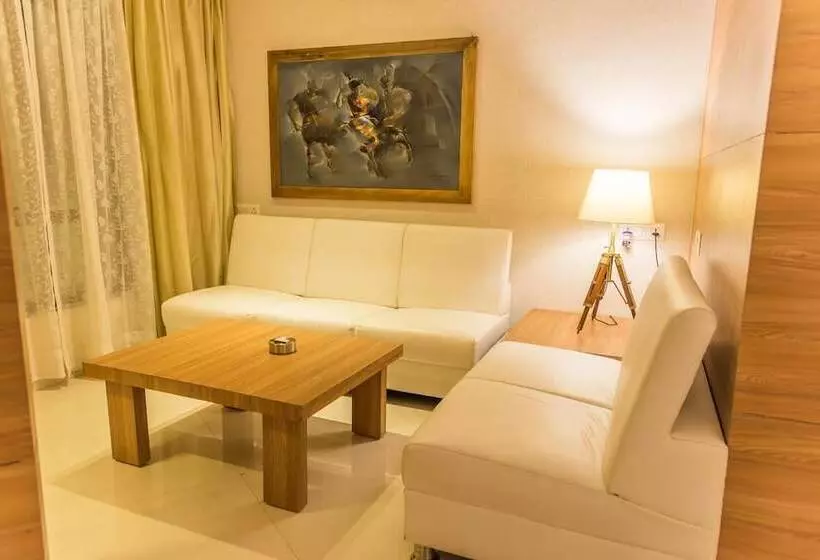 Hotelli Sangai Continental