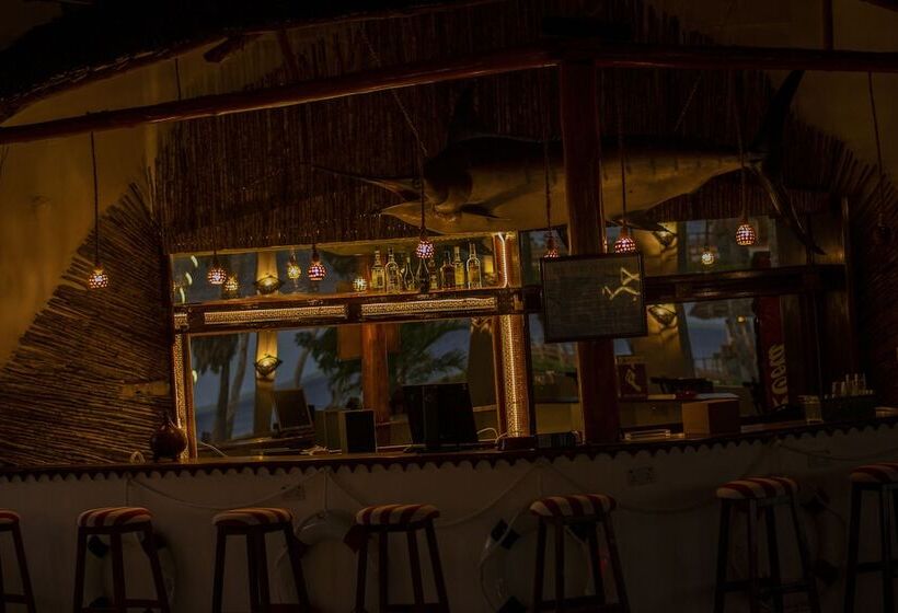 אתר נופש Antonio Beach Hotel And Spa