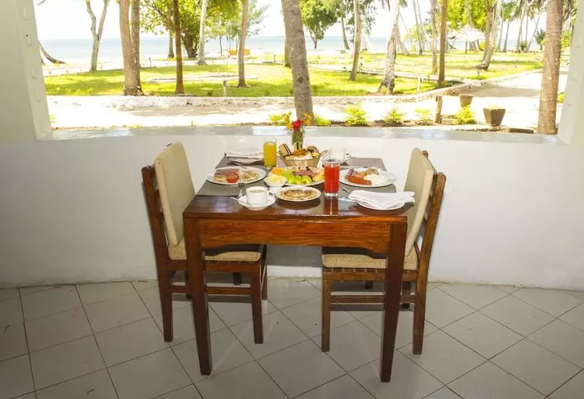 リゾートホテル Antonio Beach Hotel And Spa