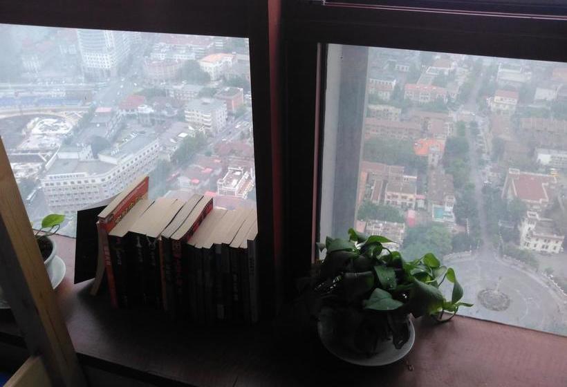 Tianjing Liunian Hostel