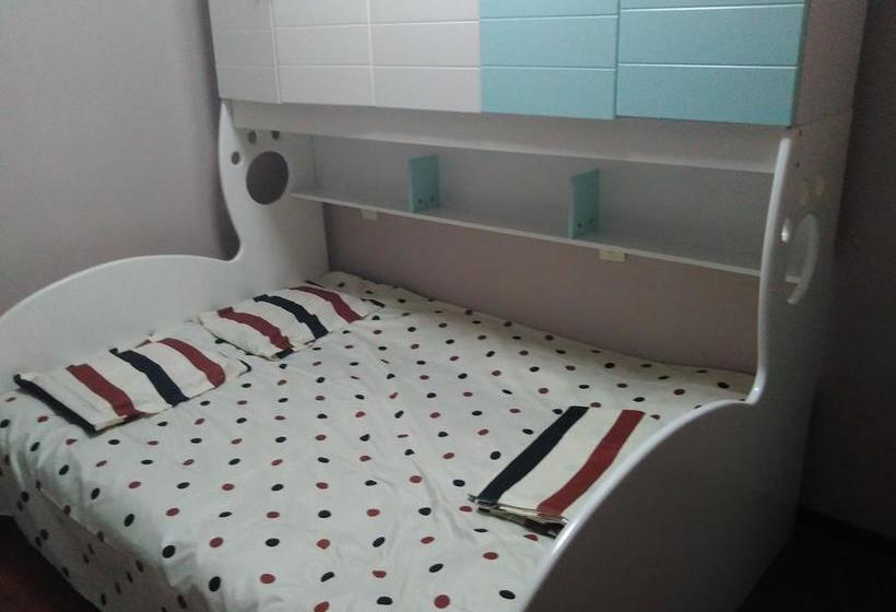 Tianjing Liunian Hostel