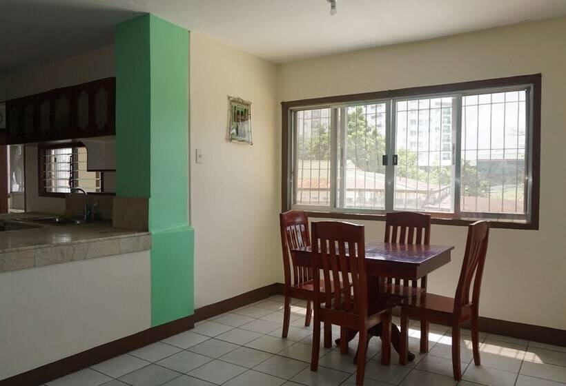 فندق صغير Friendly S Guesthouse