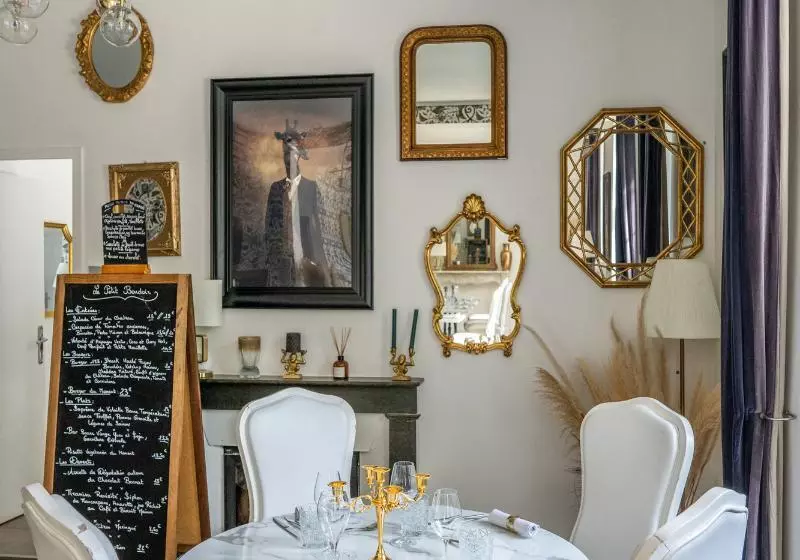 Aamiaismajoitus (B&B) Chateau Des Ayes   Chambres & Suites