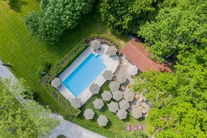 Aamiaismajoitus (B&B) Chateau Des Ayes   Chambres & Suites