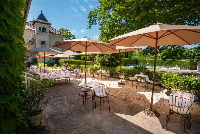 Aamiaismajoitus (B&B) Chateau Des Ayes   Chambres & Suites