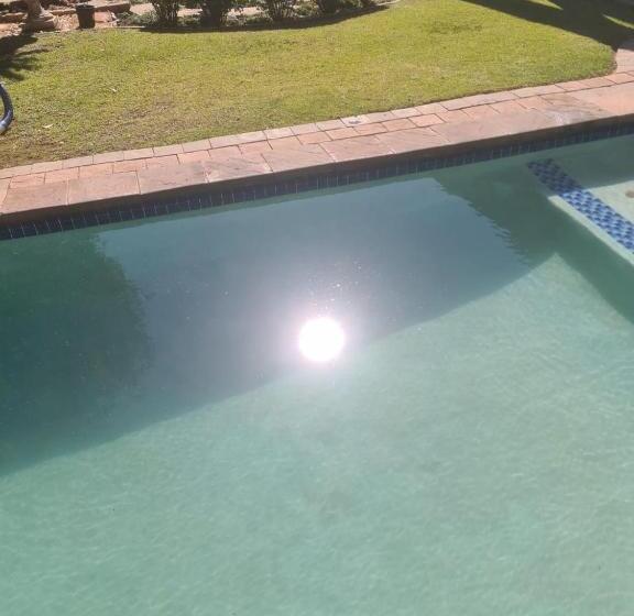 مبيت وإفطار Jakkalsdraai Guest House