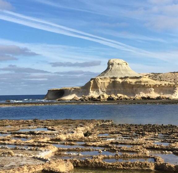 تختخواب و صبحانه Mood Farmhouse Mythology