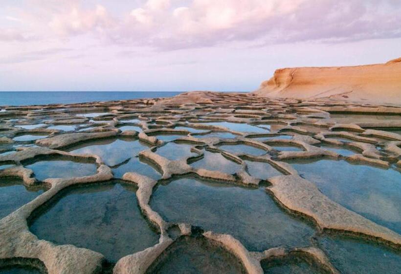 تختخواب و صبحانه Mood Farmhouse Mythology