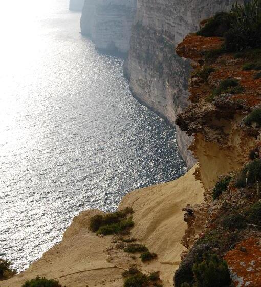 تختخواب و صبحانه Mood Farmhouse Mythology