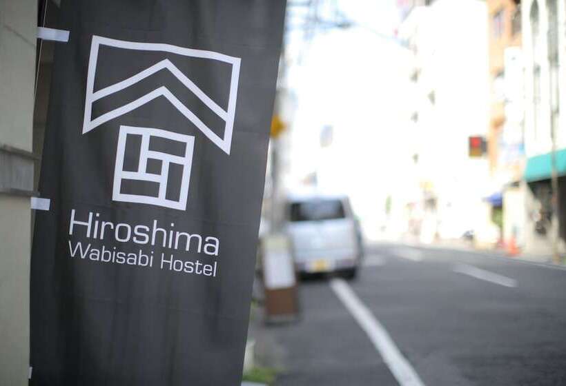 Общежитие Hiroshima Wabisabi Hotel   市内中心部のリーズナブルホテル   電停近く移動に便利   Low Price And Super Convenient To Get Aroun