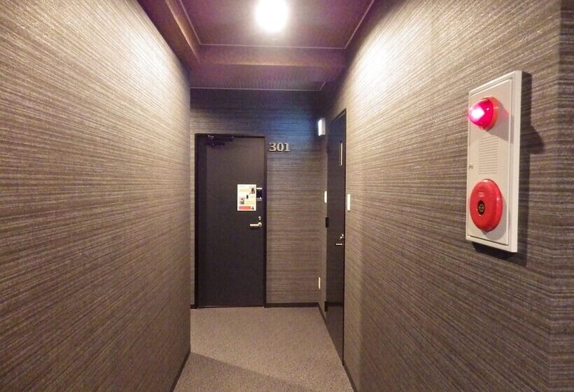 Общежитие Hiroshima Wabisabi Hotel   市内中心部のリーズナブルホテル   電停近く移動に便利   Low Price And Super Convenient To Get Aroun