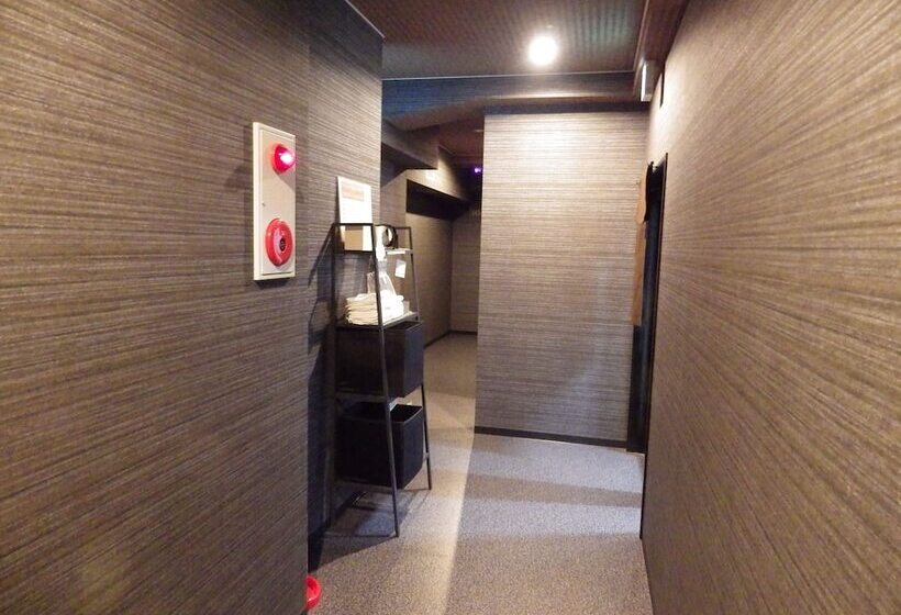 Общежитие Hiroshima Wabisabi Hotel   市内中心部のリーズナブルホテル   電停近く移動に便利   Low Price And Super Convenient To Get Aroun