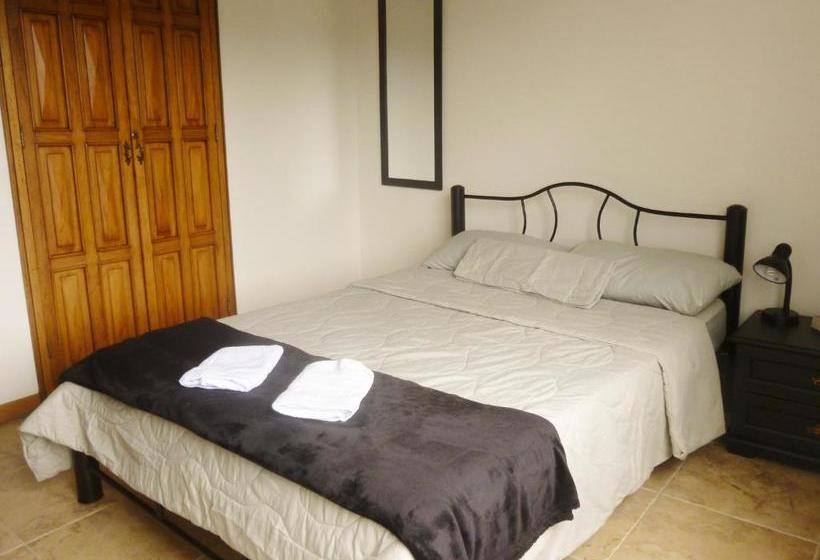 هتل Hostal Café Casa Caturro