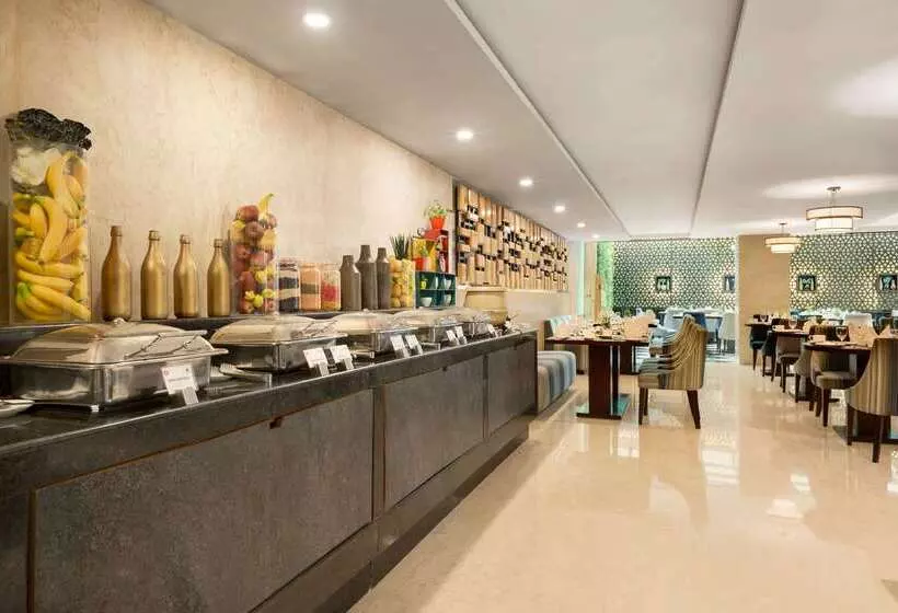 ホテル Ramada By Wyndham Dehradun Chakrata Road