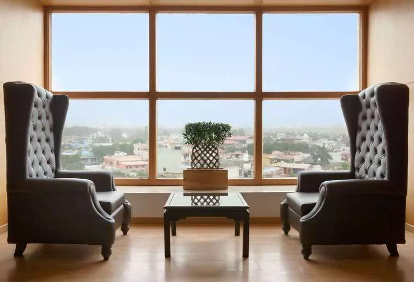 ホテル Ramada By Wyndham Dehradun Chakrata Road