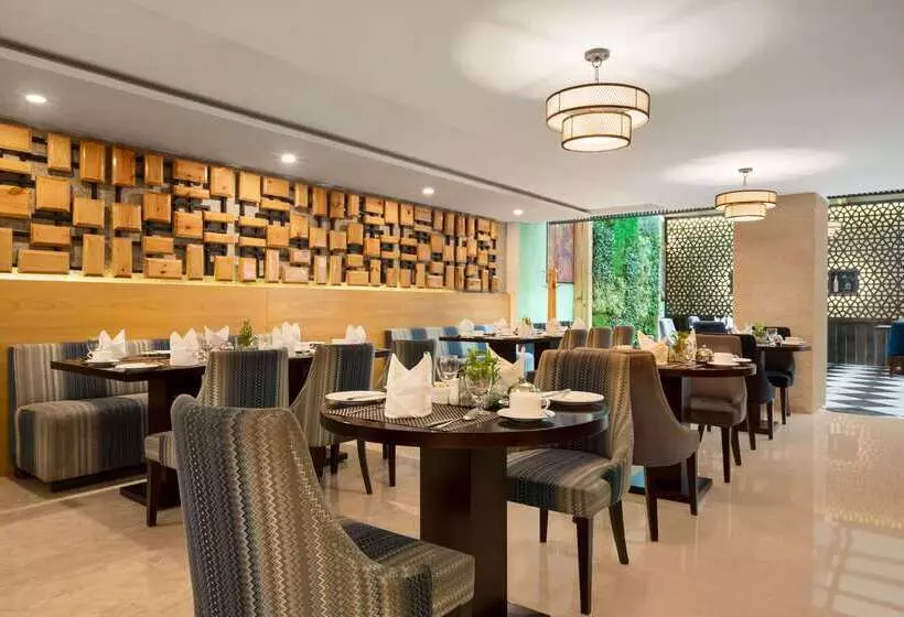ホテル Ramada By Wyndham Dehradun Chakrata Road