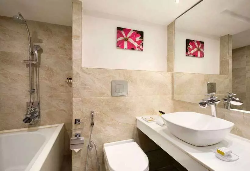 ホテル Ramada By Wyndham Dehradun Chakrata Road