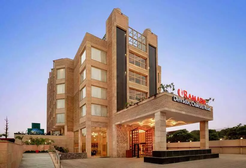 ホテル Ramada By Wyndham Dehradun Chakrata Road