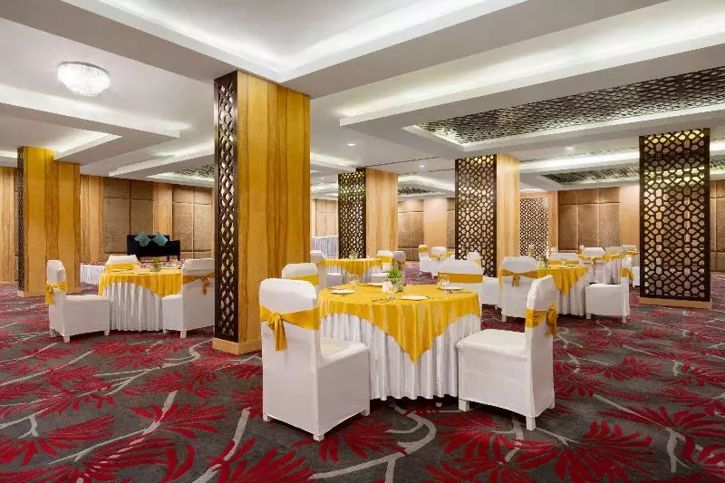 ホテル Ramada By Wyndham Dehradun Chakrata Road