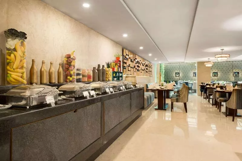 ホテル Ramada By Wyndham Dehradun Chakrata Road