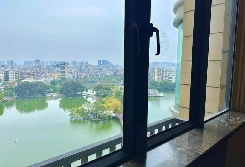 Hotelli Taishan Bojue