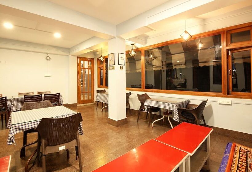 Hotel The Griffon's Nest