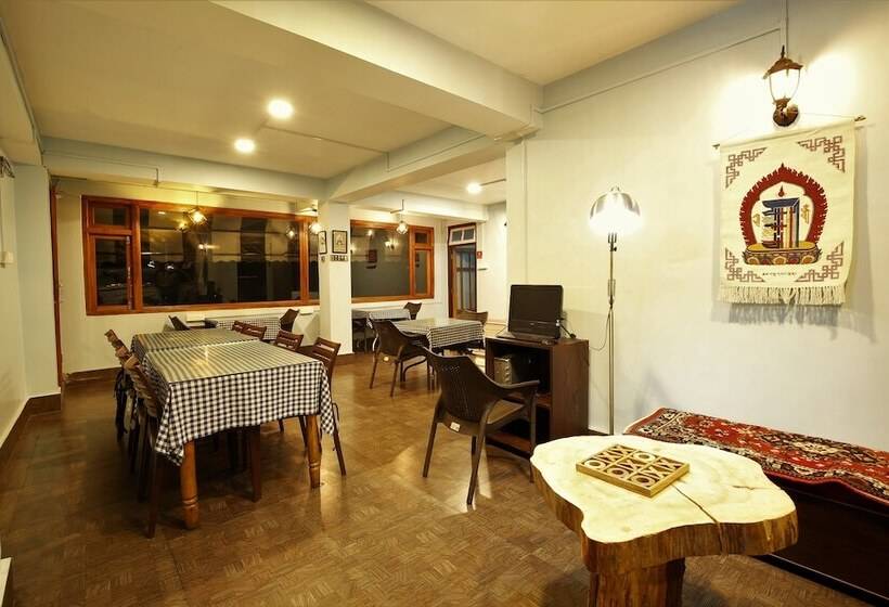 Hotel The Griffon's Nest