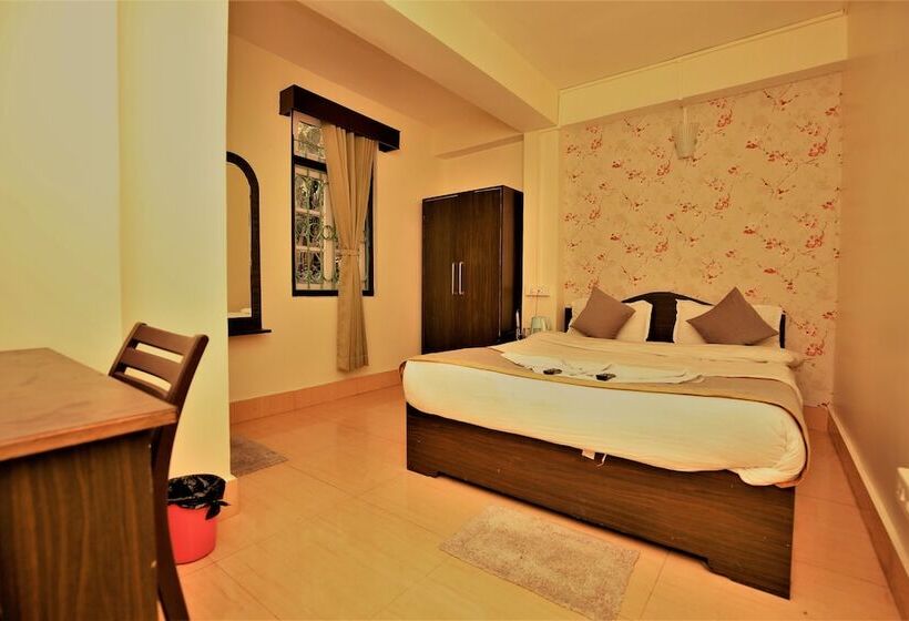 Hotel The Griffon's Nest