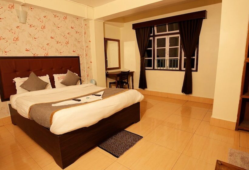 Hotel The Griffon's Nest