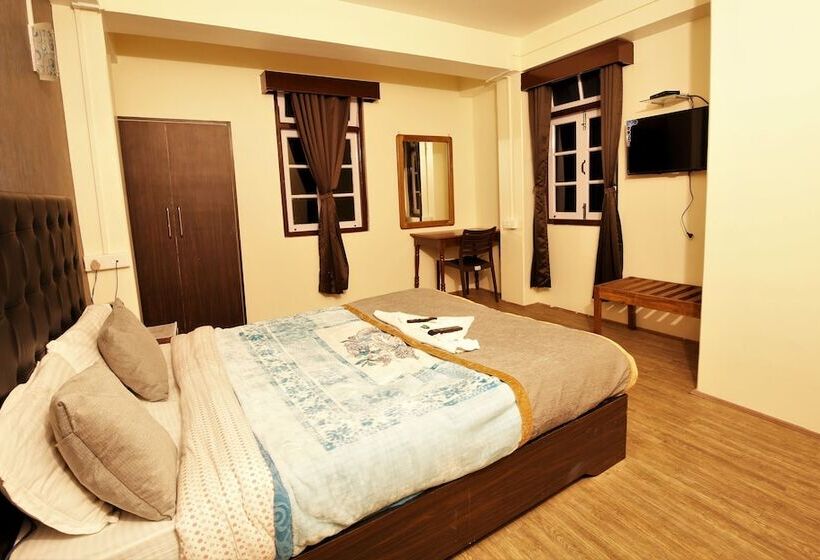 Hotel The Griffon's Nest