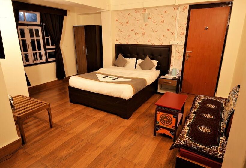 Hotel The Griffon's Nest