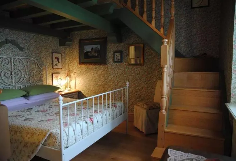 Aamiaismajoitus (B&B) Alle Rive Bed'n'books Apt