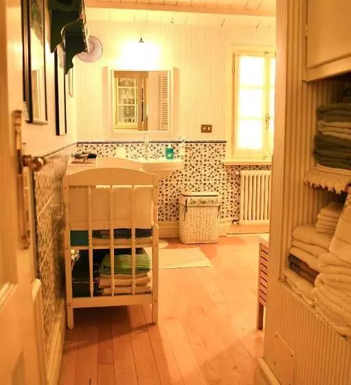 Aamiaismajoitus (B&B) Alle Rive Bed'n'books Apt