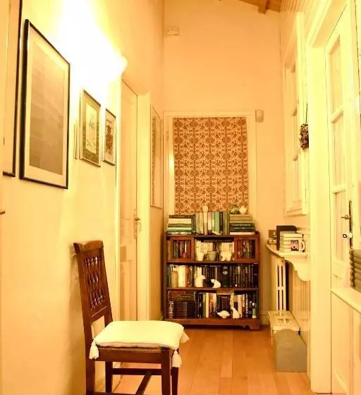 Aamiaismajoitus (B&B) Alle Rive Bed'n'books Apt