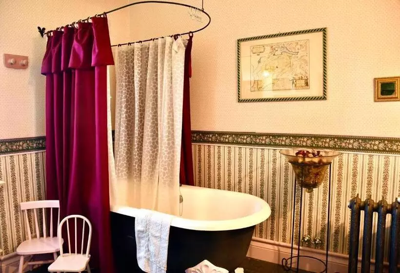 Aamiaismajoitus (B&B) Alle Rive Bed'n'books Apt