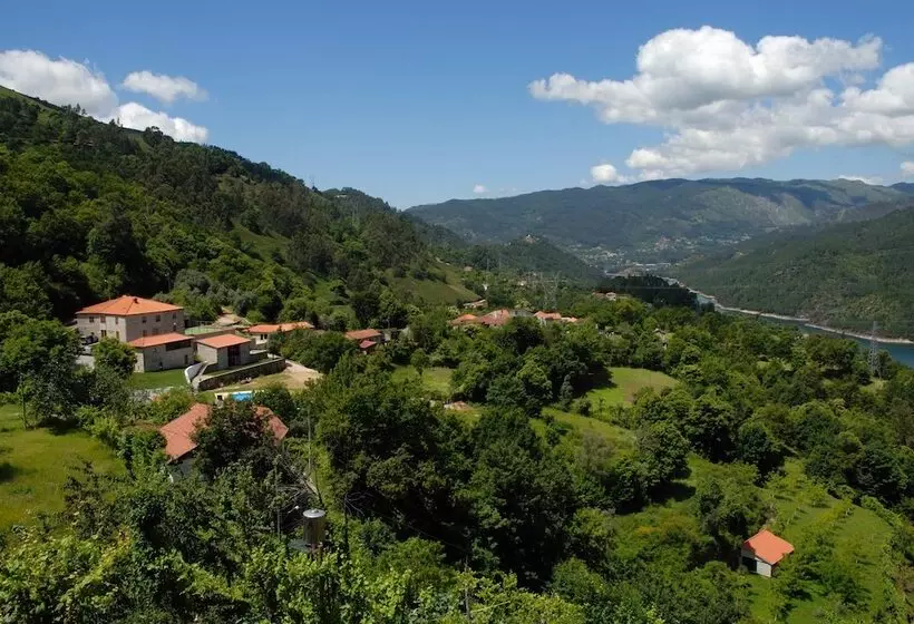 ホテル Aldeia Turística De Louredo