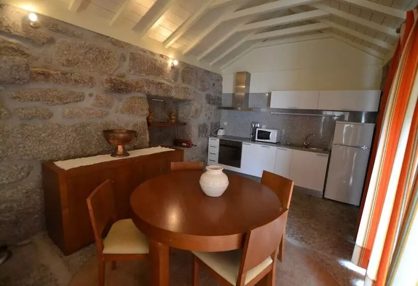 ホテル Aldeia Turística De Louredo