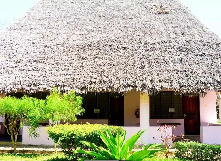 هتل Makuti Villas Resort