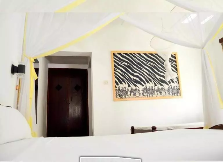 هتل Makuti Villas Resort