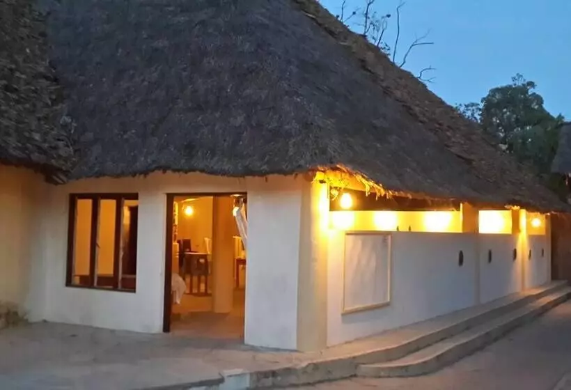 هتل Makuti Villas Resort