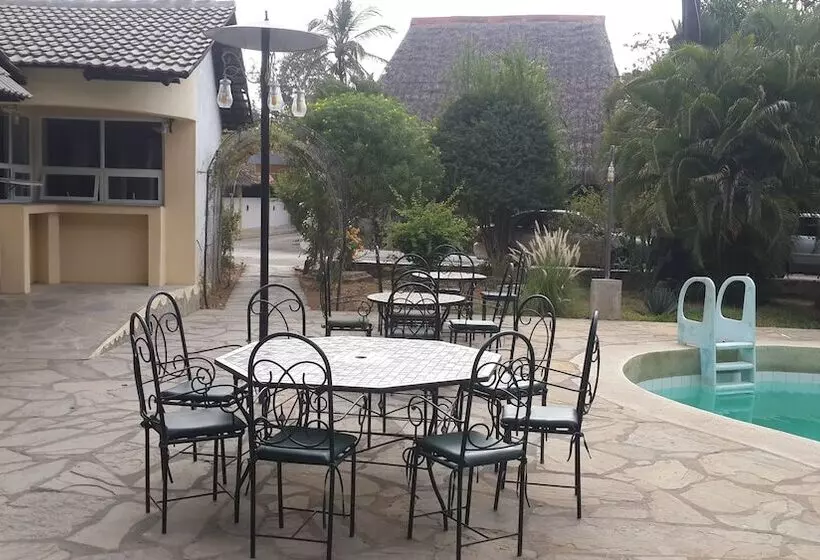 هتل Makuti Villas Resort