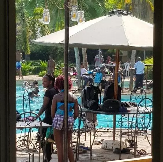 هتل Makuti Villas Resort