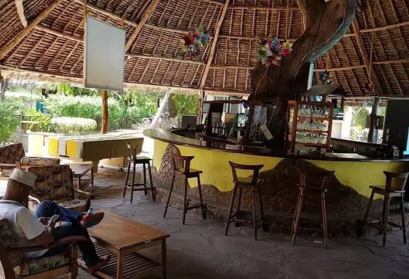 هتل Makuti Villas Resort