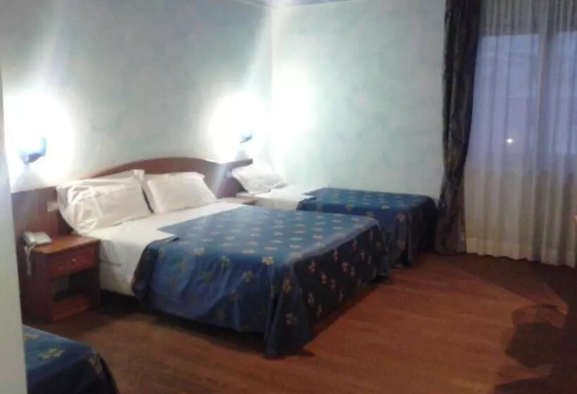 ホテル Villa D'evoli